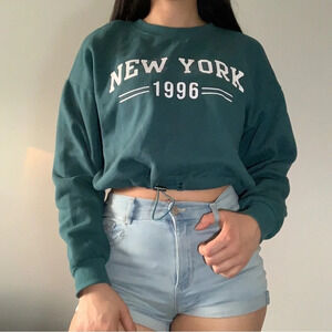 🌆StreetWear  Society Crop Top Sweater - Size Small, 90s Style, Vintage Vibes!🌆